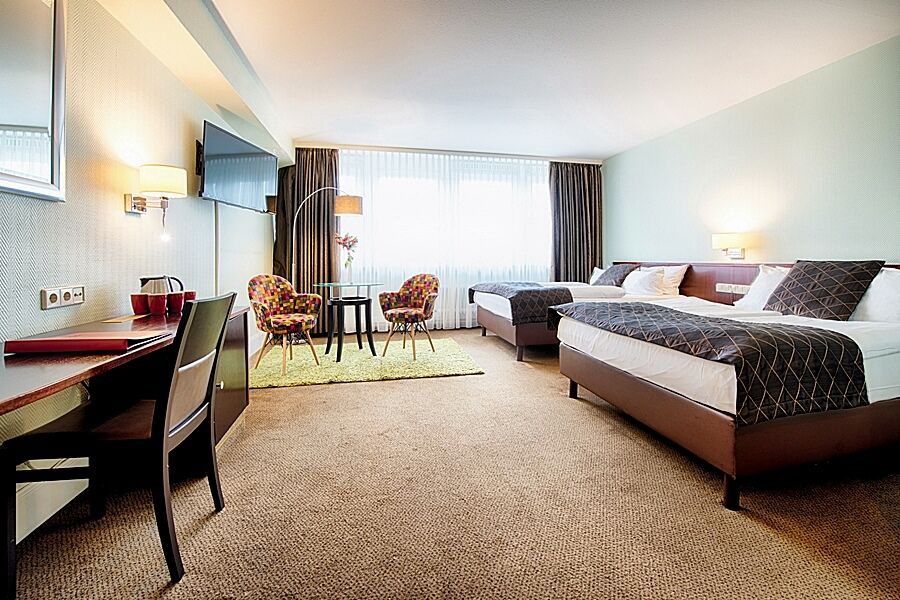 Leonardo Elbbrücken Hotel 4*
