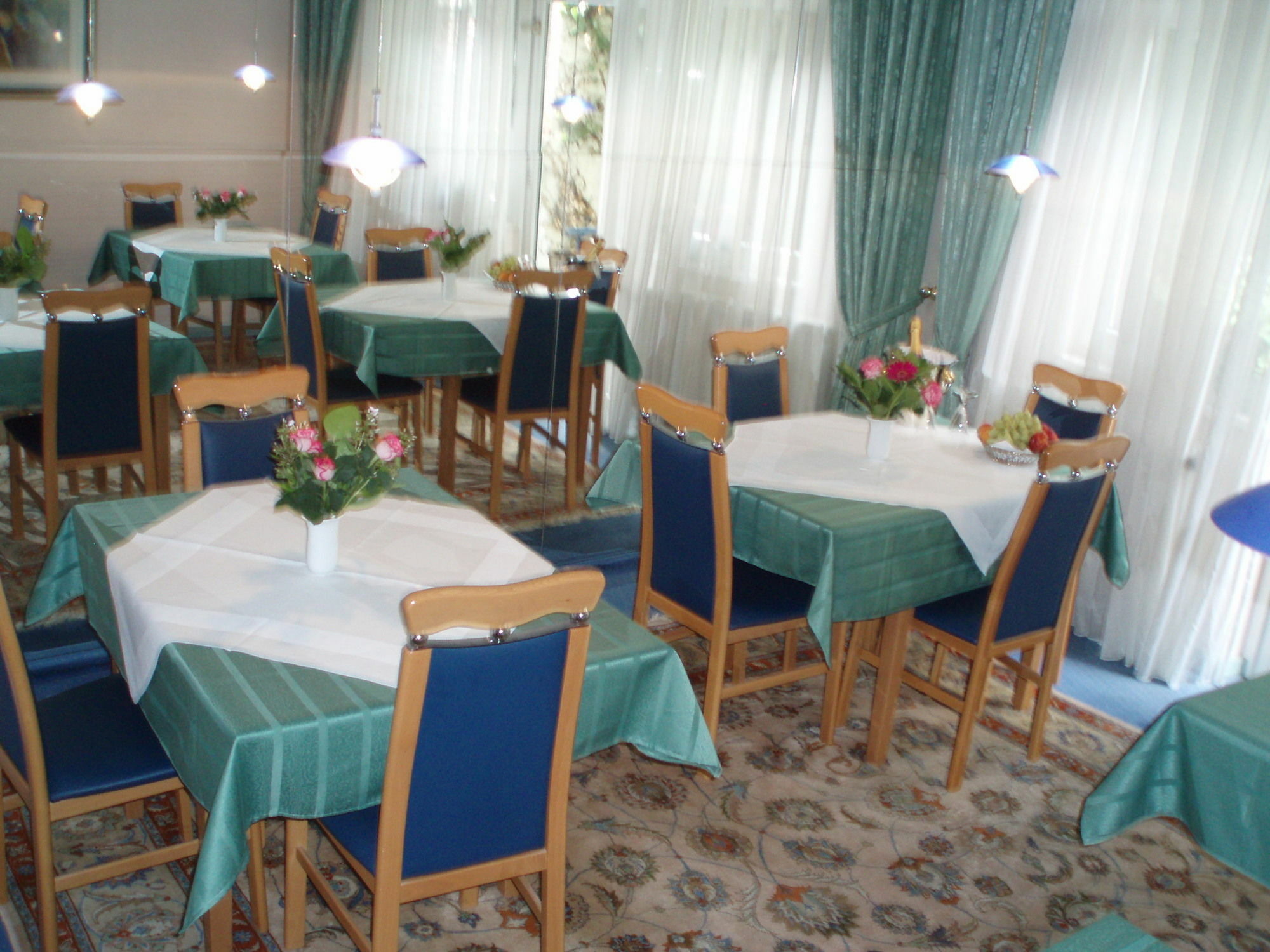 Steens Hotel 3*