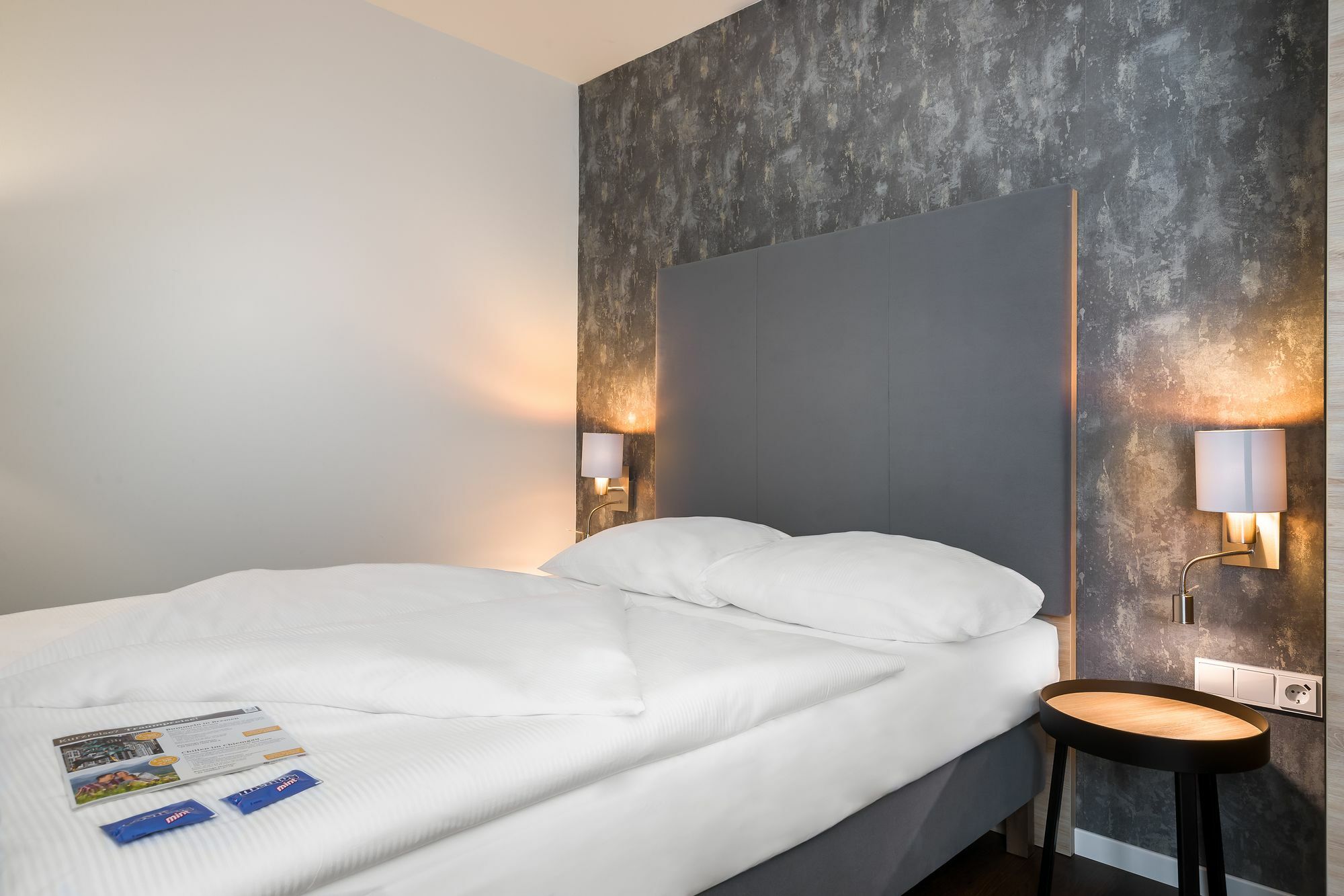 Signature East Aparthotel 3*