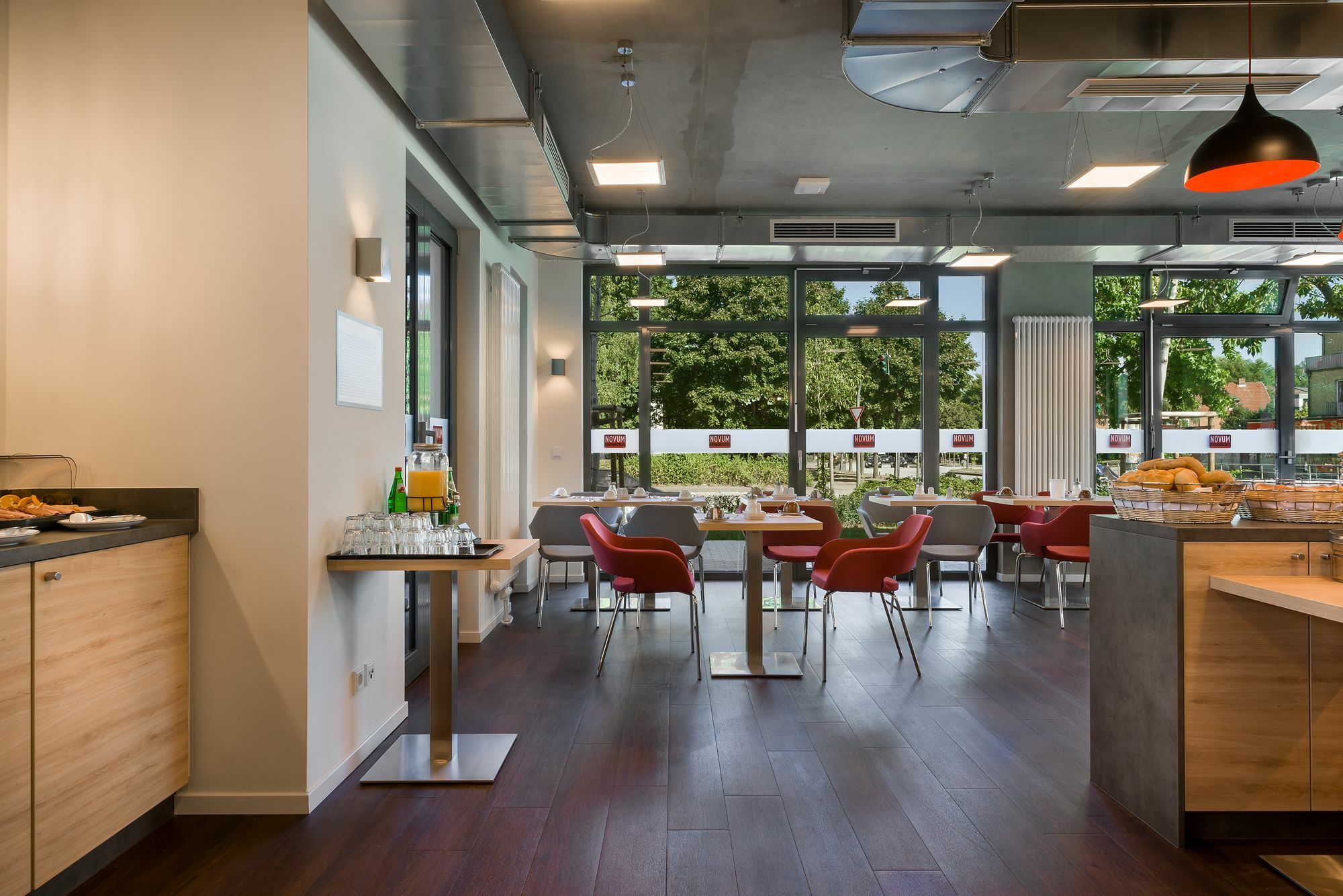 Aparthotel Signature East