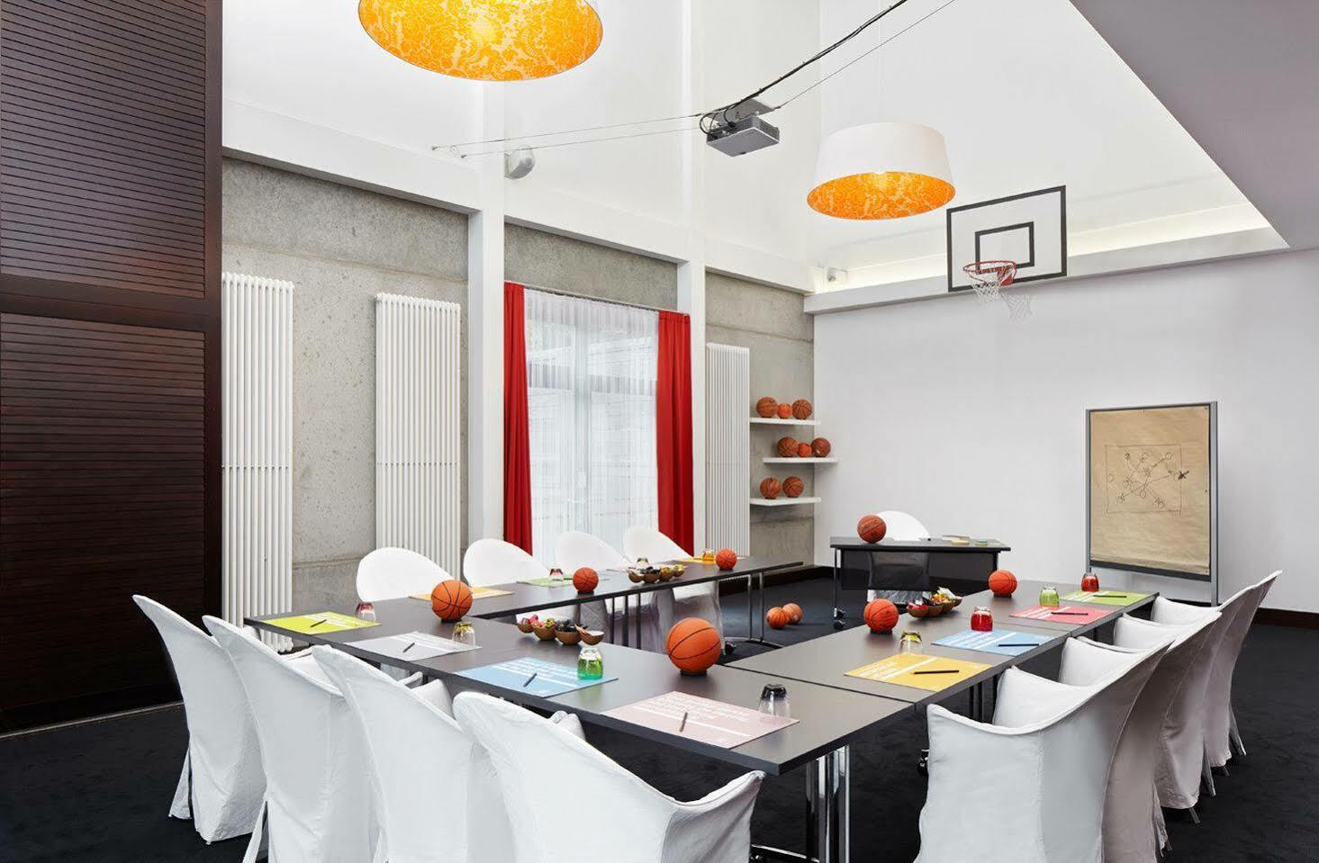 Superbude Altona Hotel 3*