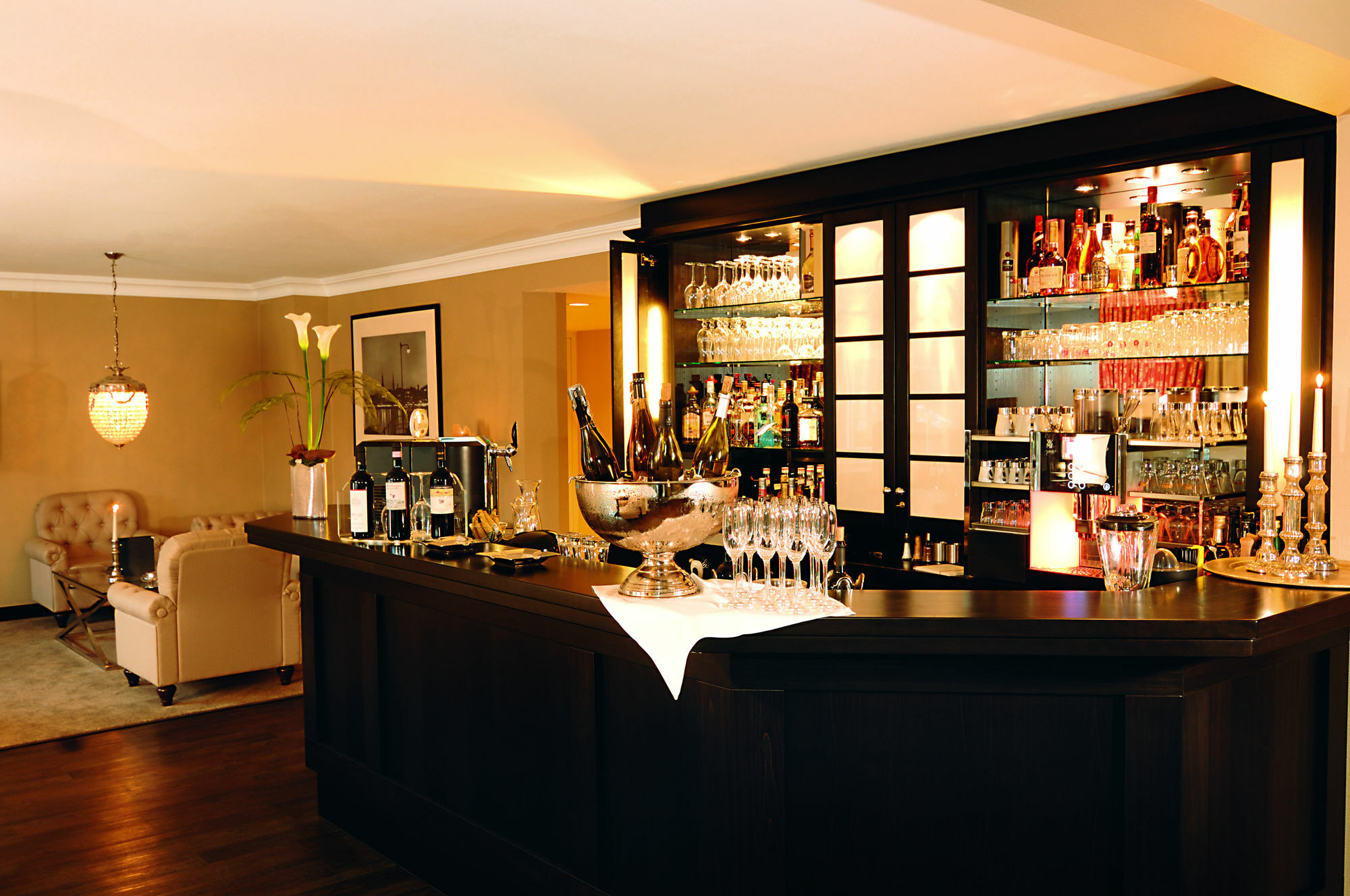 Business & Hotel