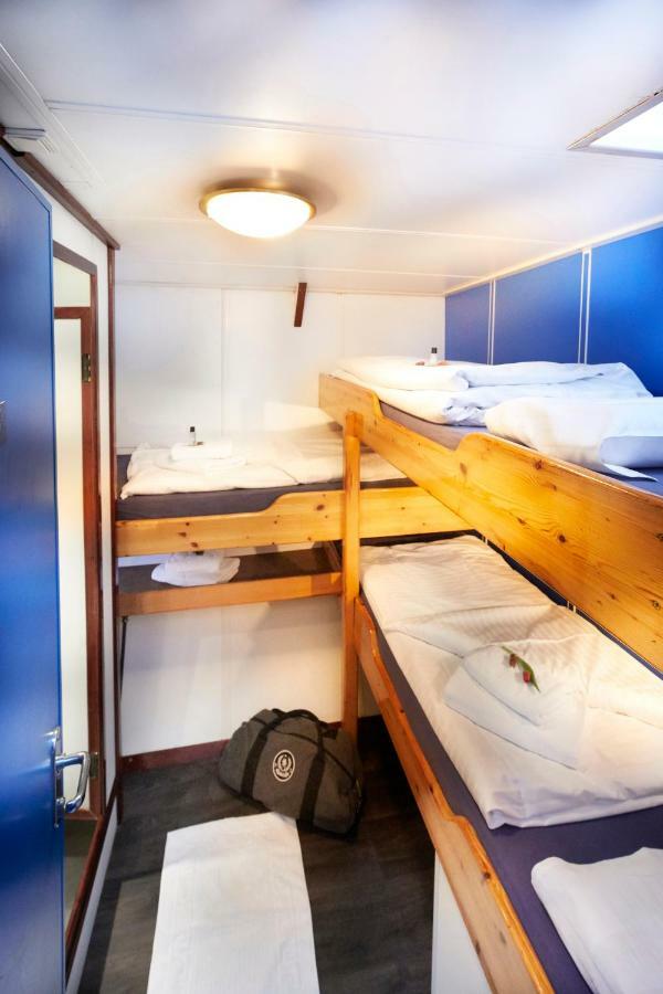 Segelschiff Loth Lorien Botel 3*