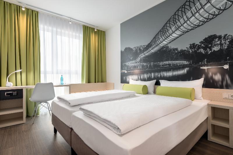 Super 8 By Wyndham Mitte Hotel 3*