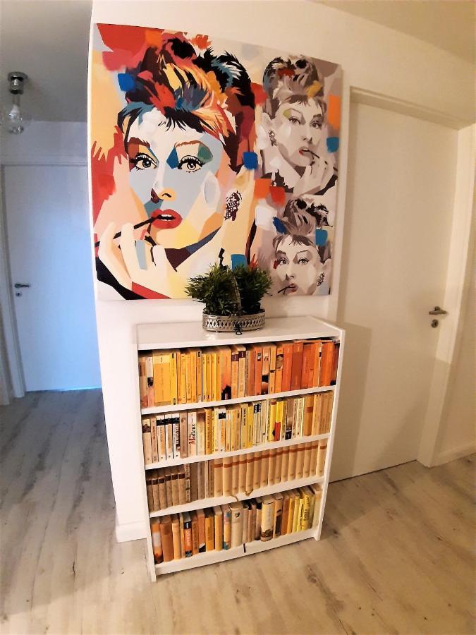 Harry Potter Musical fußläufig erreichbar, großes Zimmer mit Balkon, am Kanal, sehr zentral, Hafencity nah *