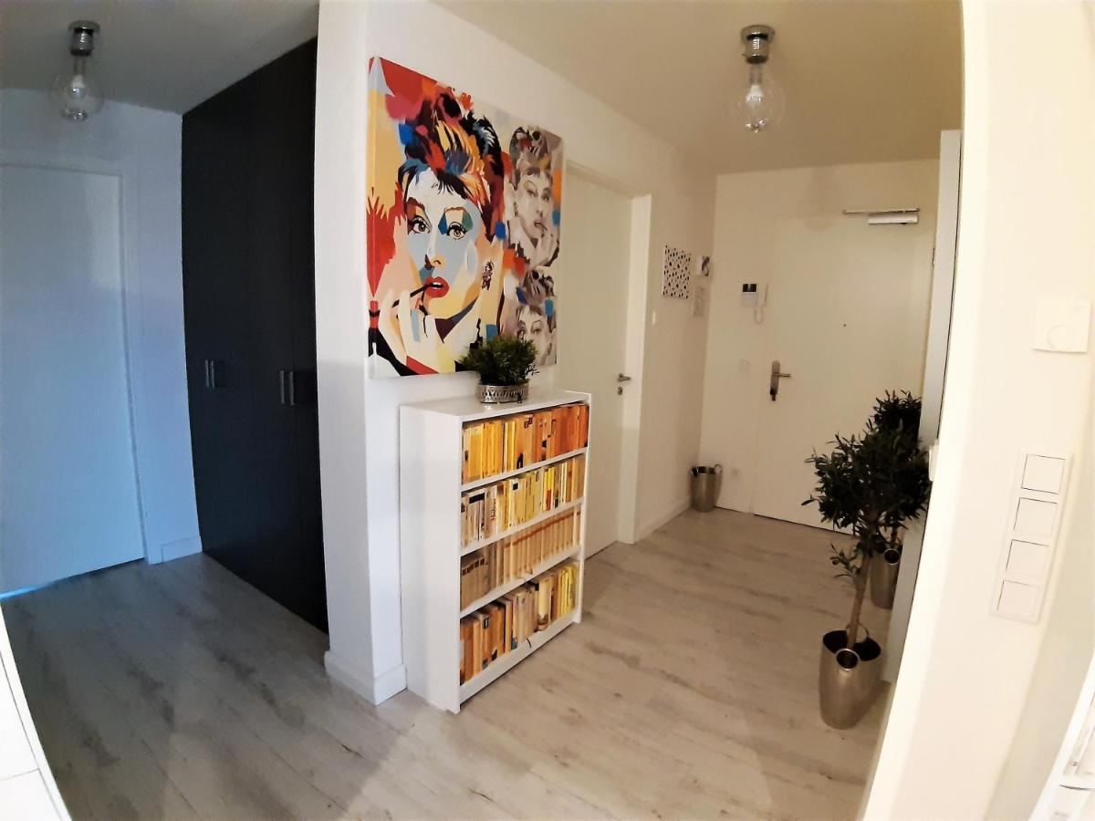 Harry Potter Musical fußläufig erreichbar, großes Zimmer mit Balkon, am Kanal, sehr zentral, Hafencity nah Privatunterkunft