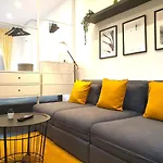 Cosy Studio With Private Parking