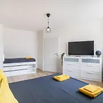 Modern Apartment For 6 Close To The Schanzenviertel - Unit 2