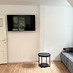 Le Apartments