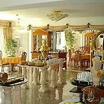 Das Weisse Hotel An Der Elbchaussee