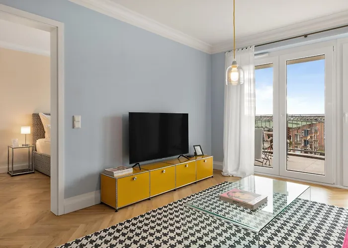 Cls Zentrale City-Wohnung In Hamburg Mit E-Laden Und Tiefgarage, Klimaanlage, Wlan, Grosser Balkon, Blick Ueber Hamburg, Parkplatz, Cafe Im Haus, Bushaltestelle Direkt Gegenueber, Flex Check In