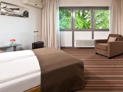 Leonardo Airport Hotel 3*