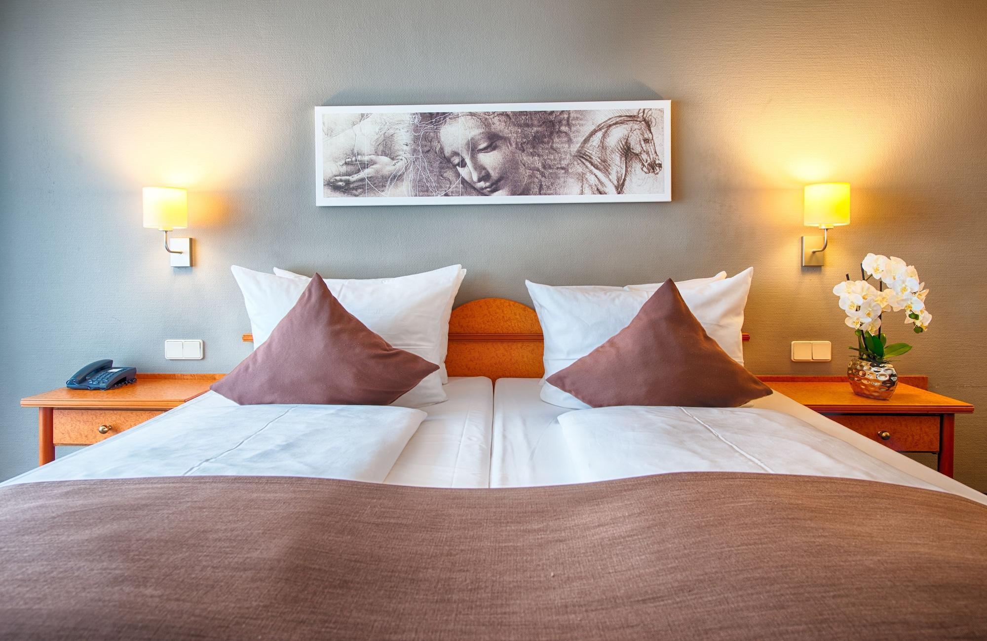 Hotel Leonardo Airport 4*