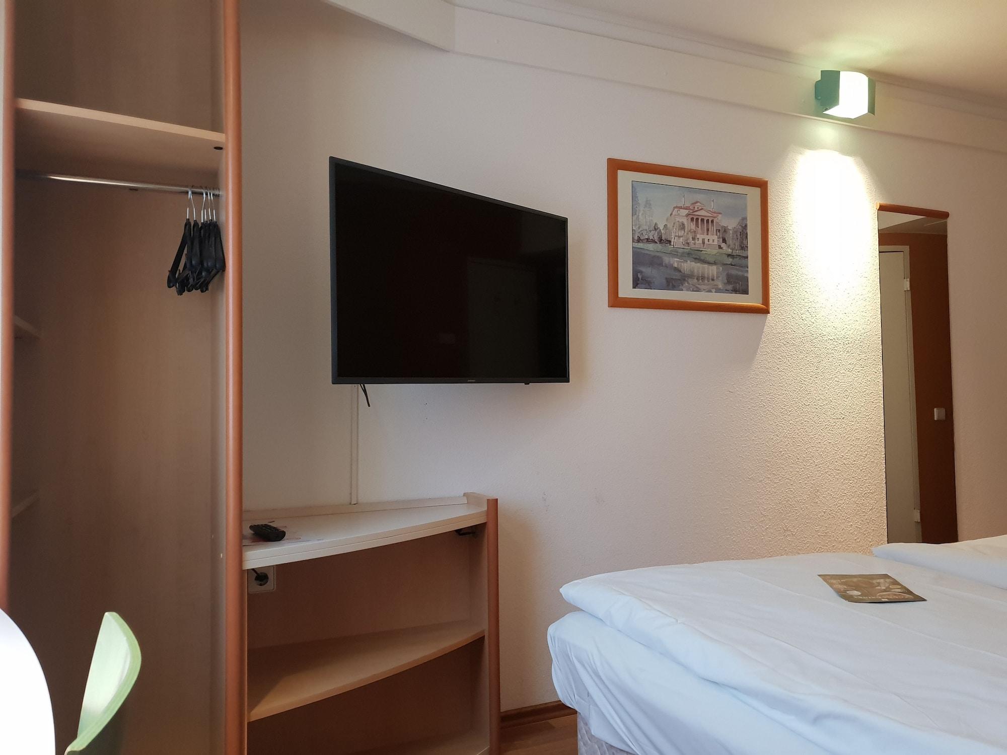 Hamburg-airport Hotel 3*