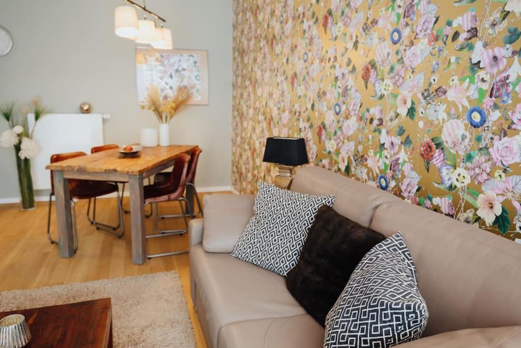 Apartment Exklusiv, Zentral, Terrasse: 2-zi-app. Bis 4 Pers Hamburg