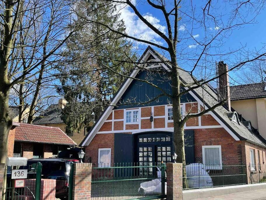 Historisches Bauernhaus - Historic Farmhouse In * Hamburg-Harburg