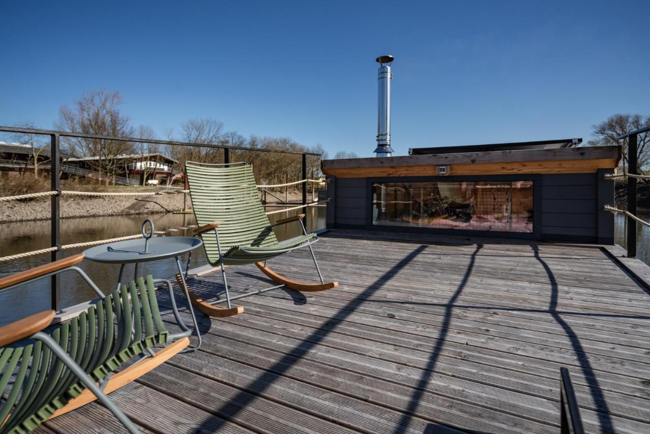 Wunderschoenes Hausboot Agathe Botel Hamburg