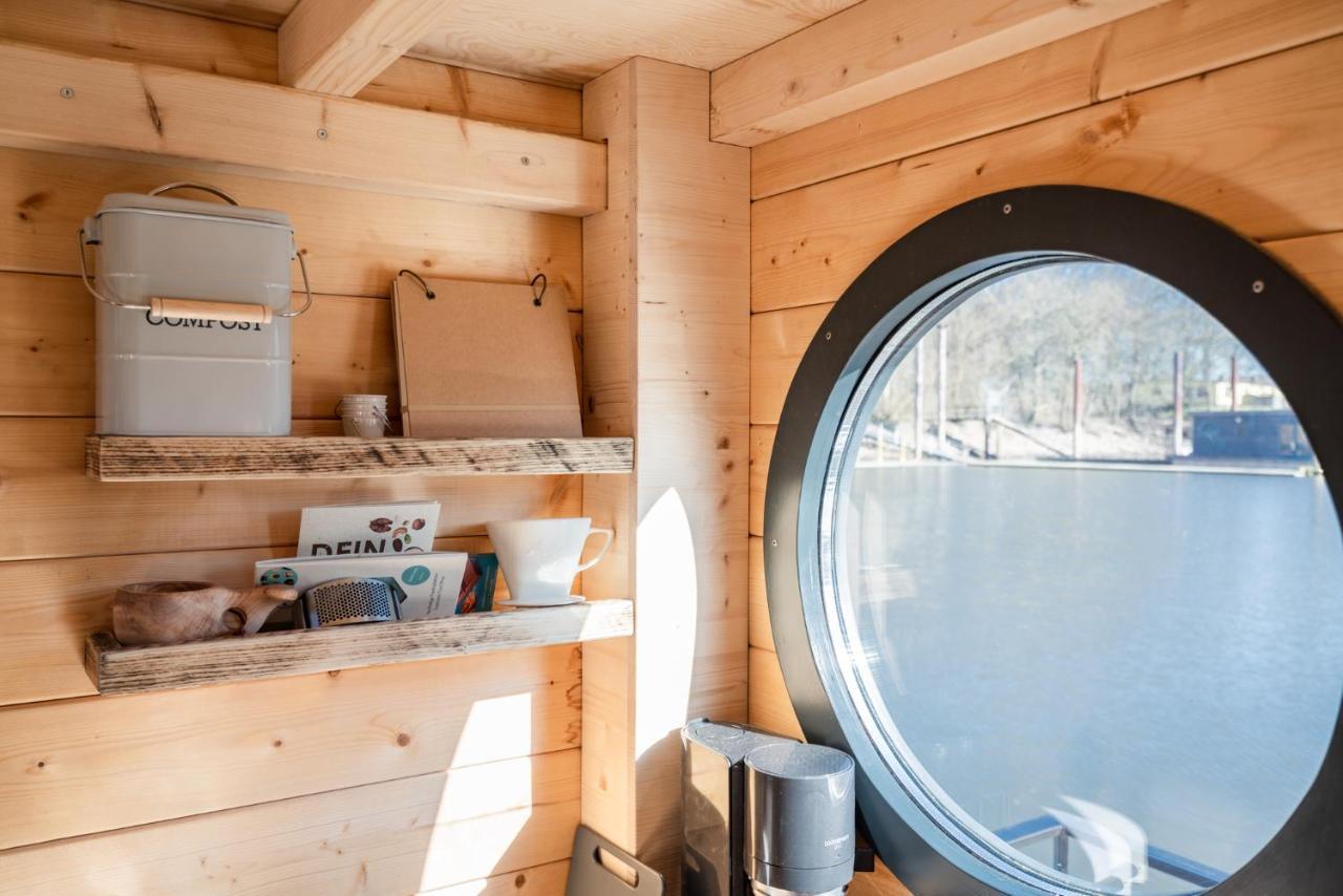 Wunderschoenes Hausboot Agathe Botel *