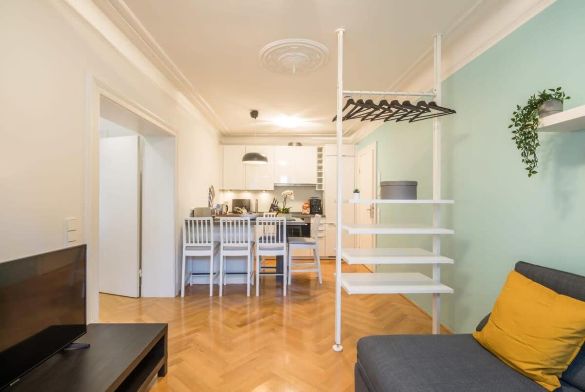 Apartment Modern Near Aussenalster Hamburg