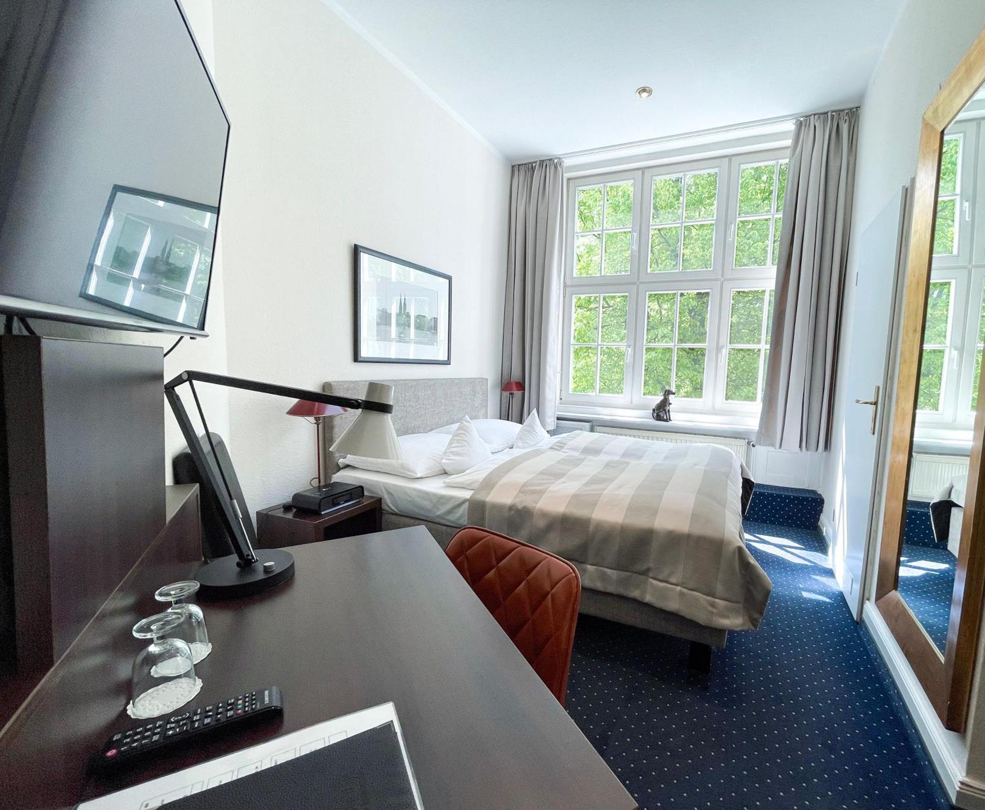 Hotel Wagner Im Dammtorpalais 3*
