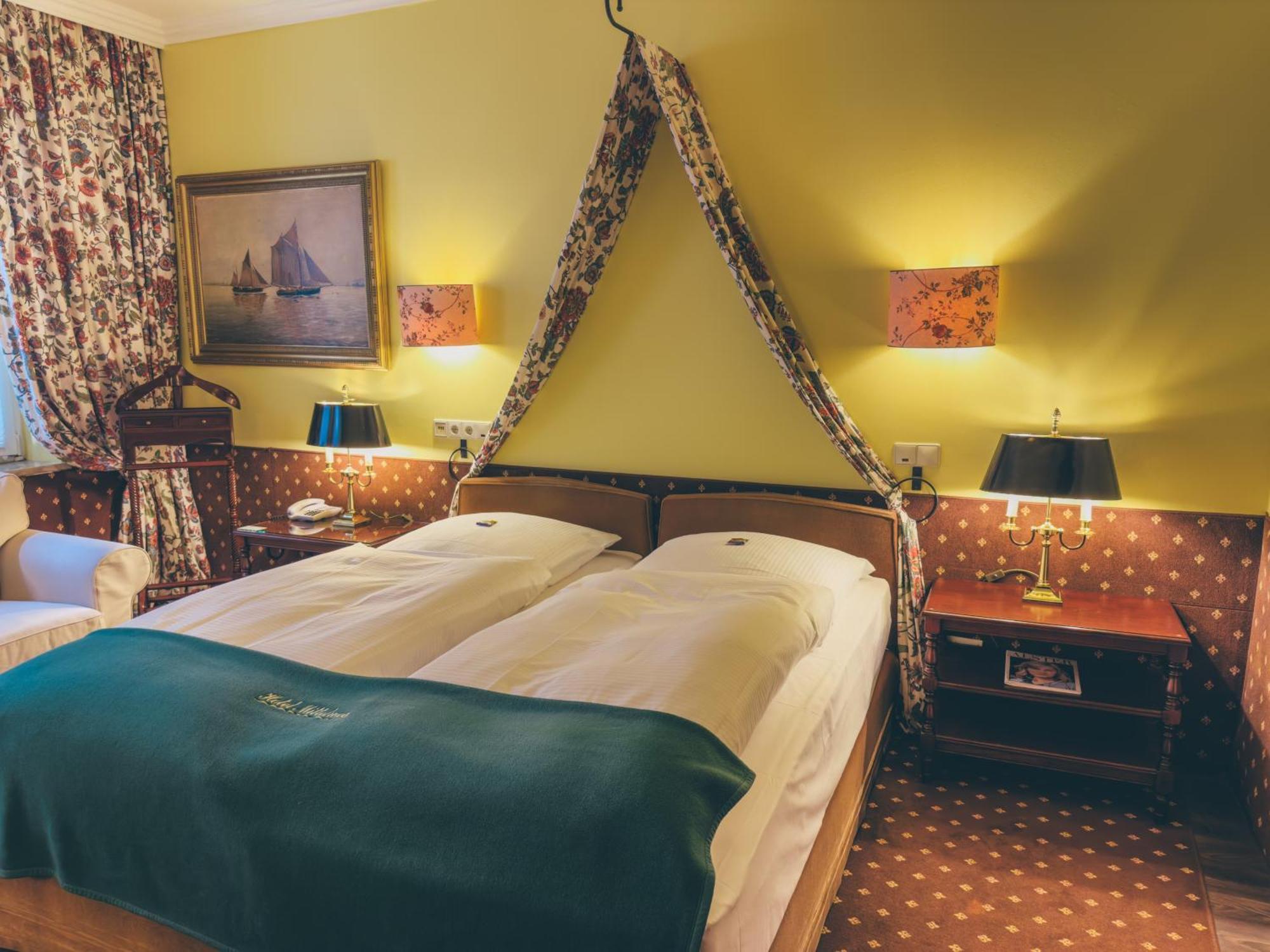 Mittelweg Hotel 3*