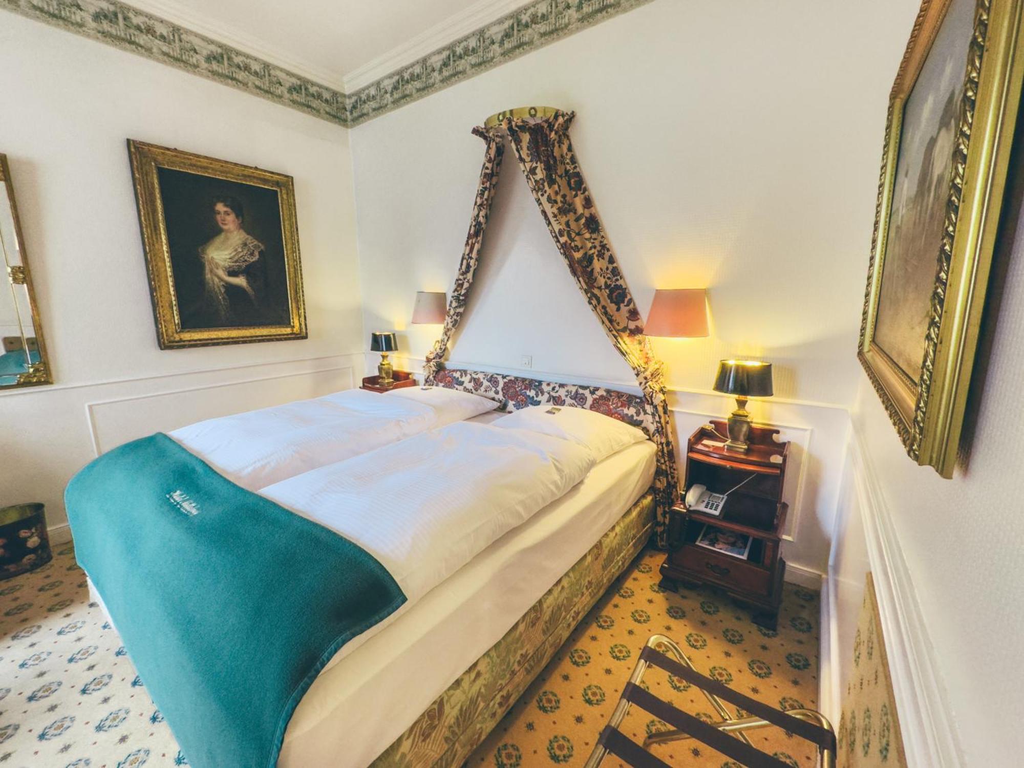 Hotel Mittelweg 3*