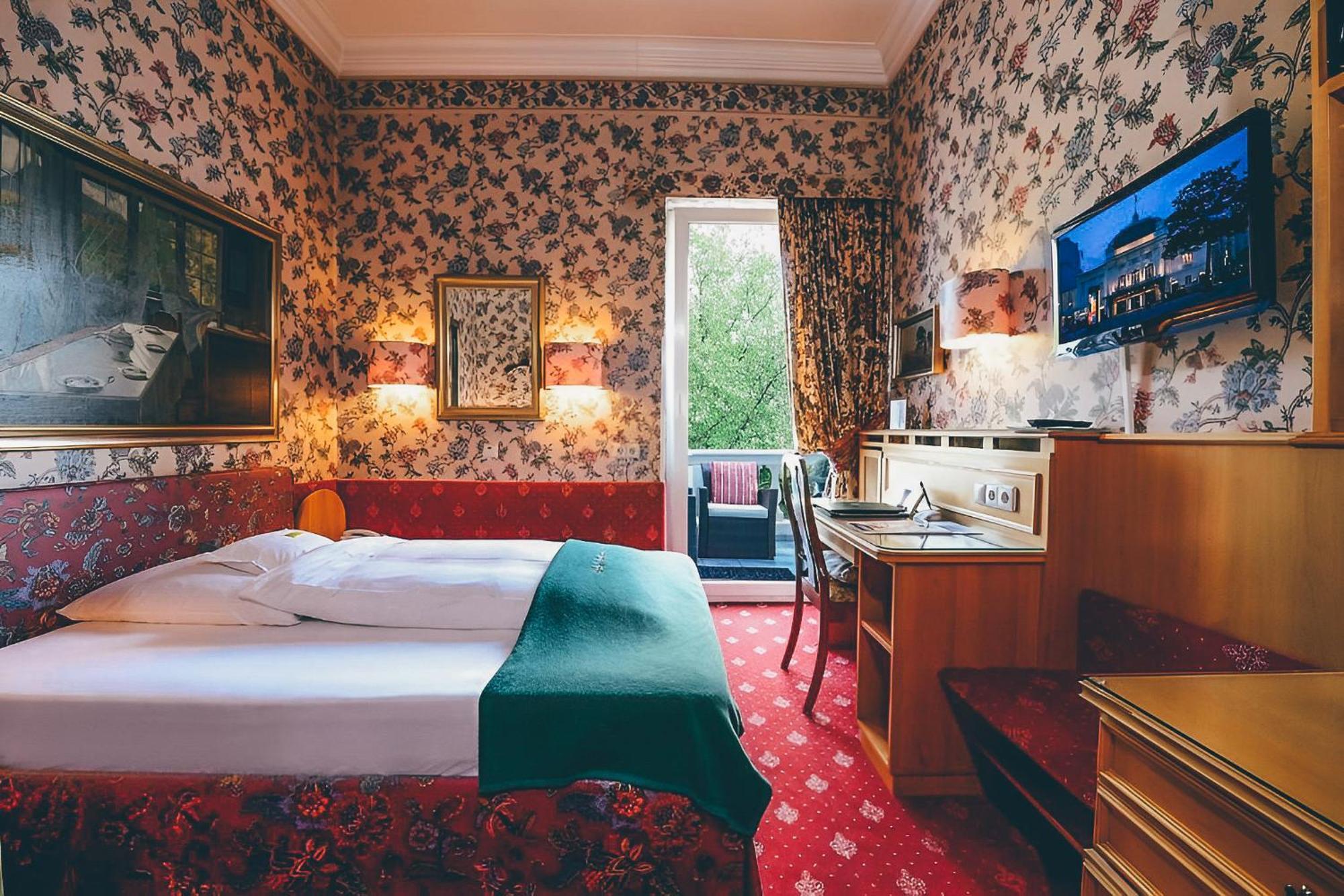 Mittelweg Hotel