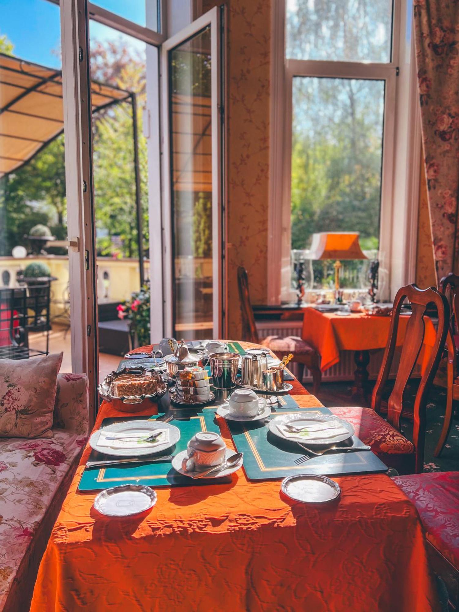 Hotel Mittelweg 3*