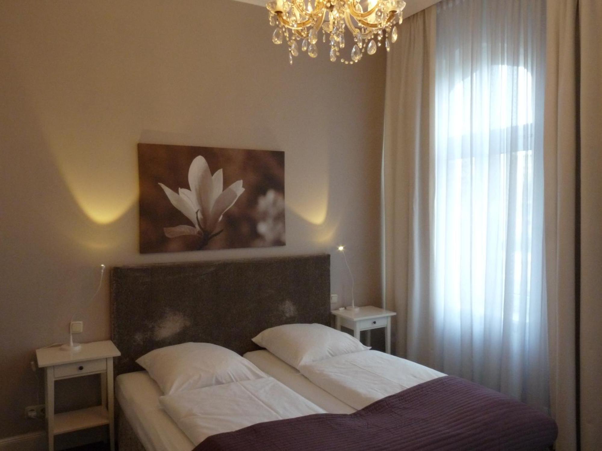 Commodore Hotel 3*