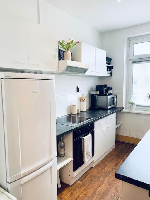 Apartment Lovely With Balcony, Hamburg