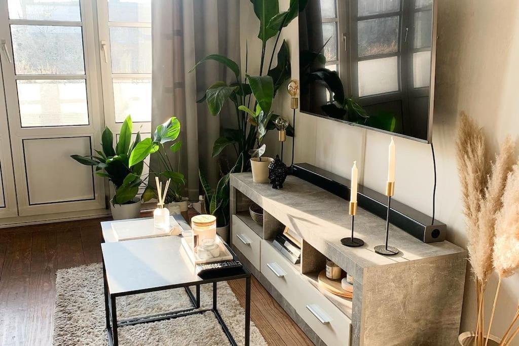 Apartment Lovely With Balcony, Hamburg