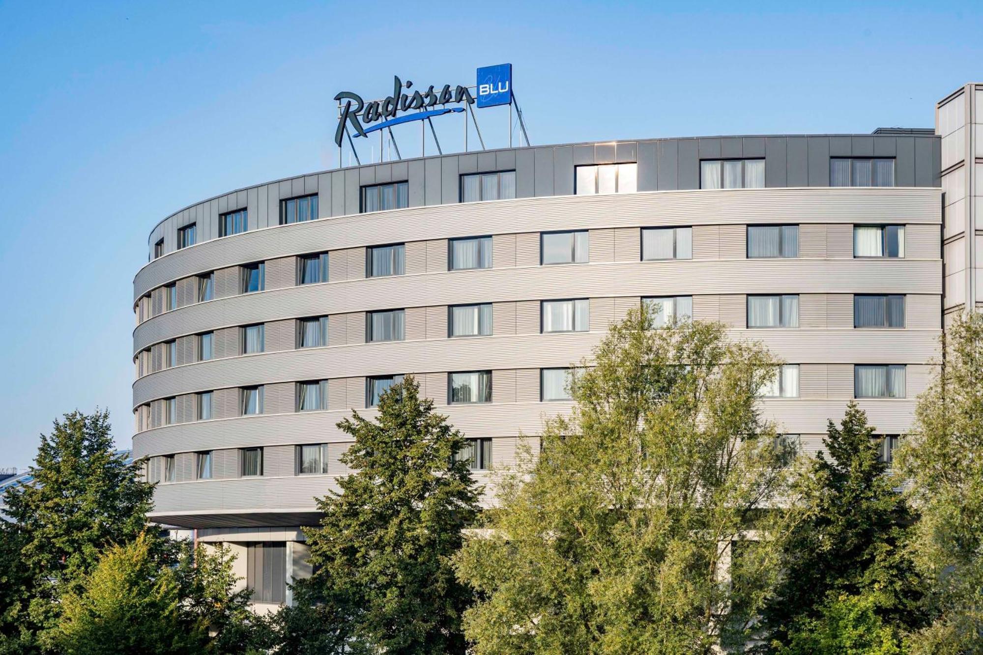 Radisson Blu Hotel, Airport Hotel 4*