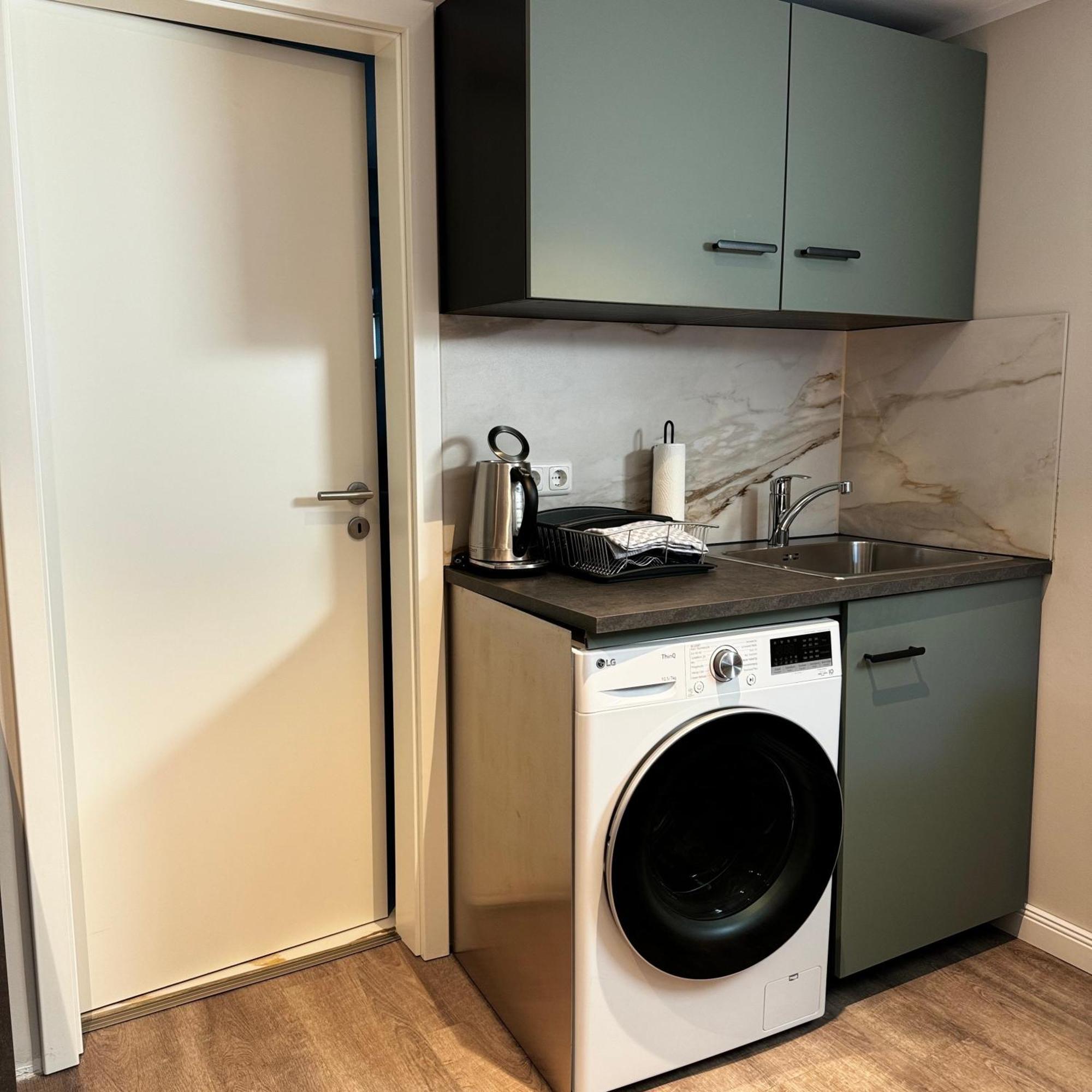 Souterrain - Privatwohnung Mit Schlafzimmer Im Einfamilienhaus Apartment
