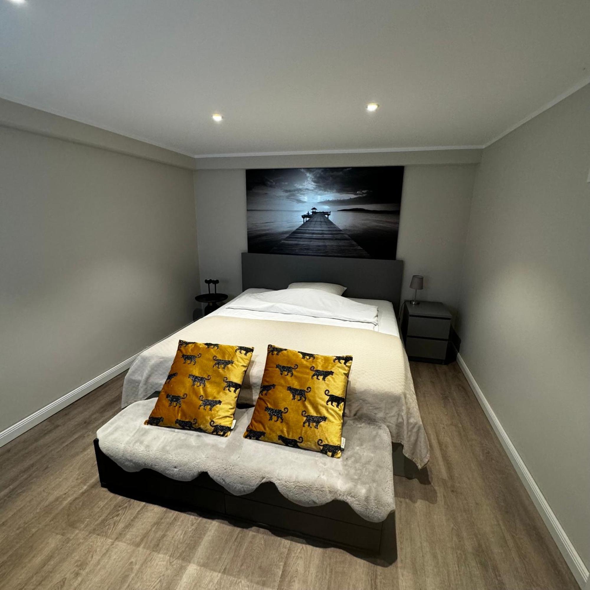 Apartment Souterrain - Privatwohnung Mit Schlafzimmer Im Einfamilienhaus Hamburg