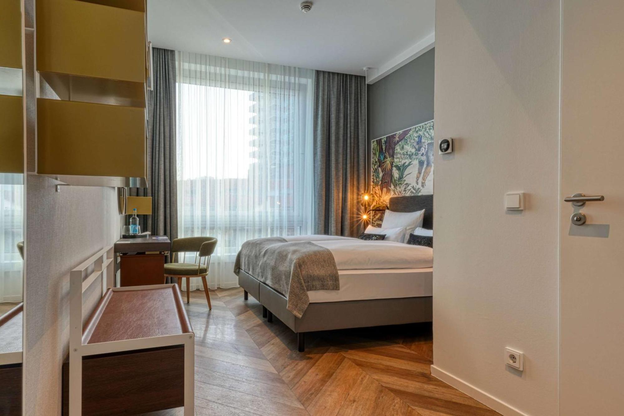 Ninetynine Bergedorf 3*