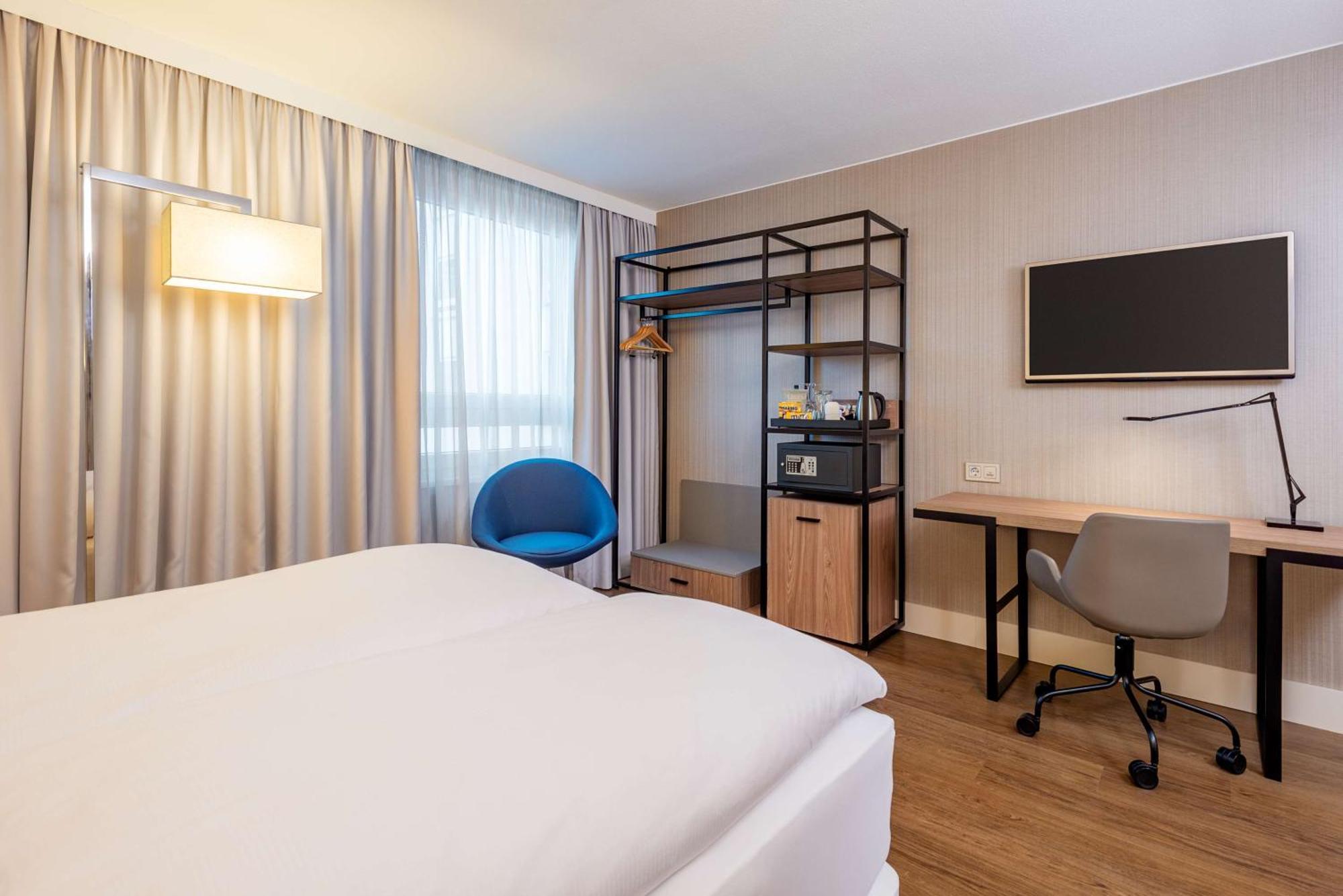 Nh Altona Hotel