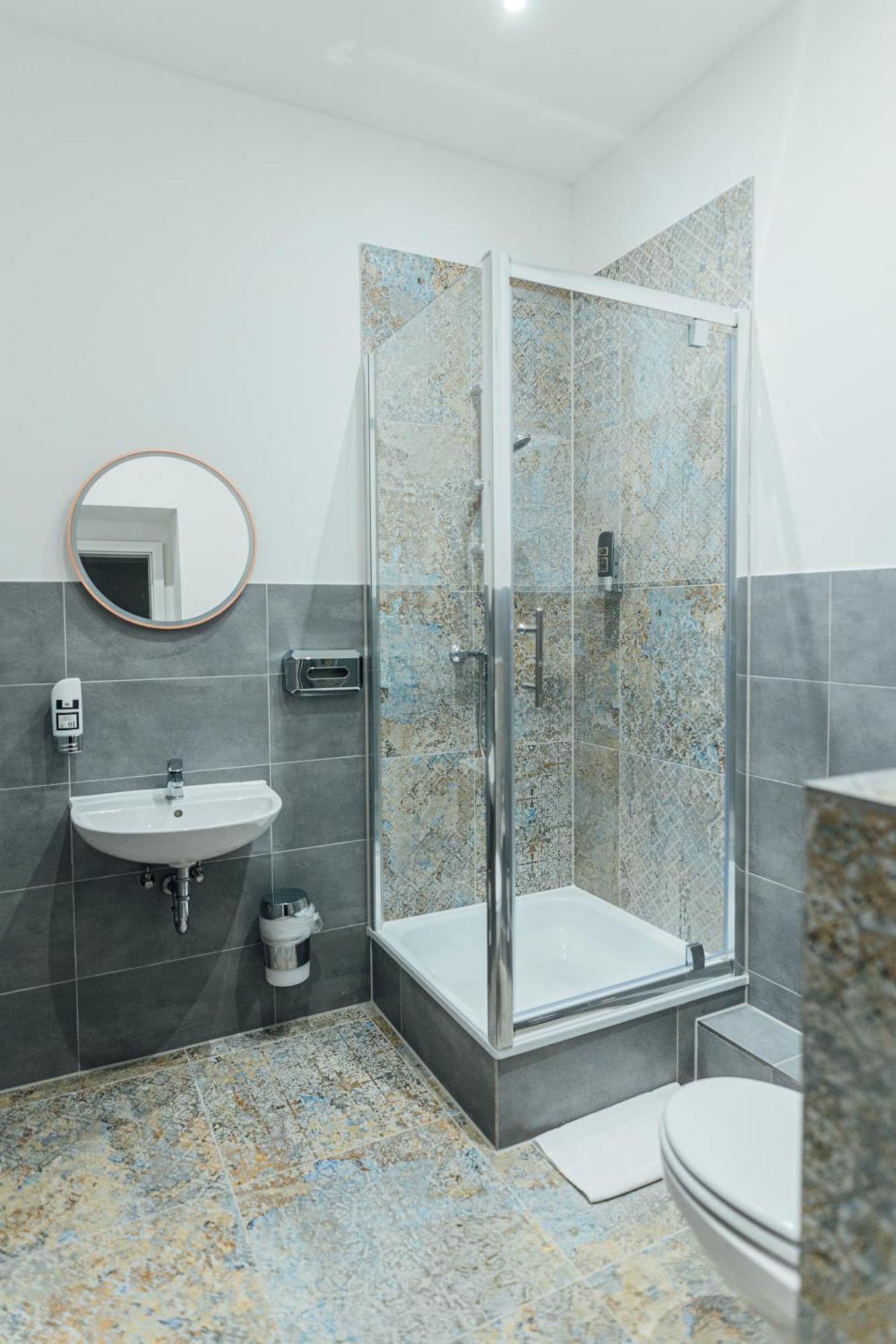 Commerz Hotel 2*
