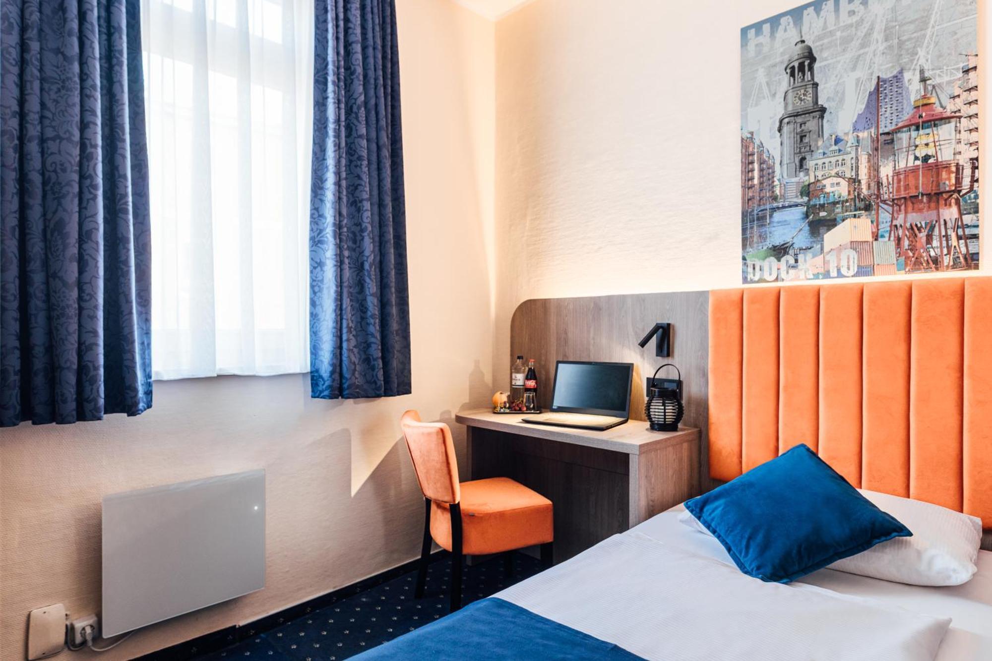 Hotel Commerz 2*