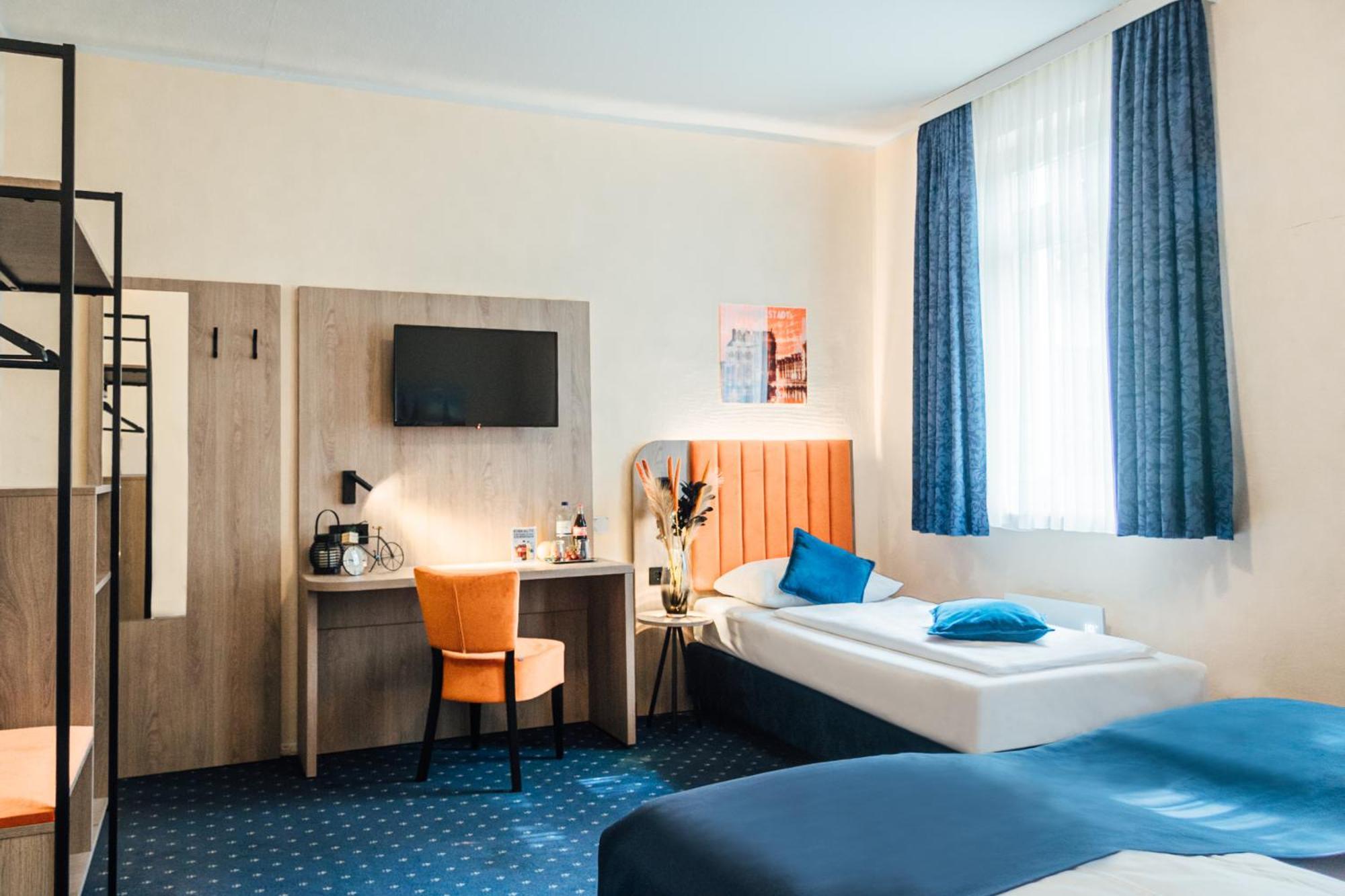 Hotel Commerz 2*