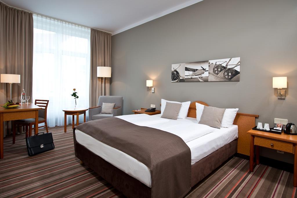 Leonardo Airport Hotel