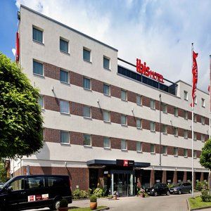 Hotel Ibis Airport 3*
