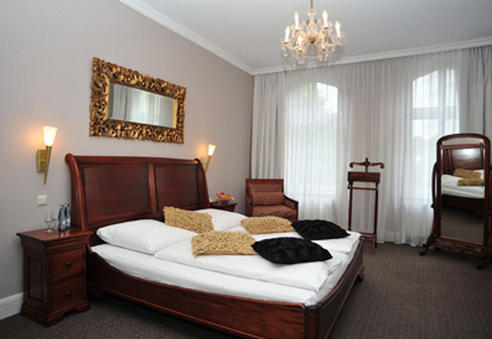 Commodore Hotel 3*