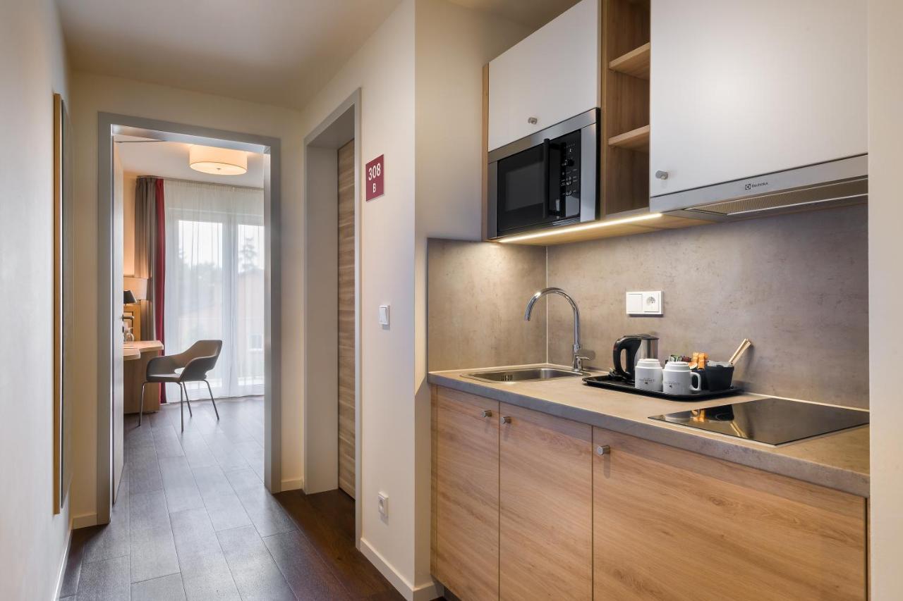 Signature East 3*