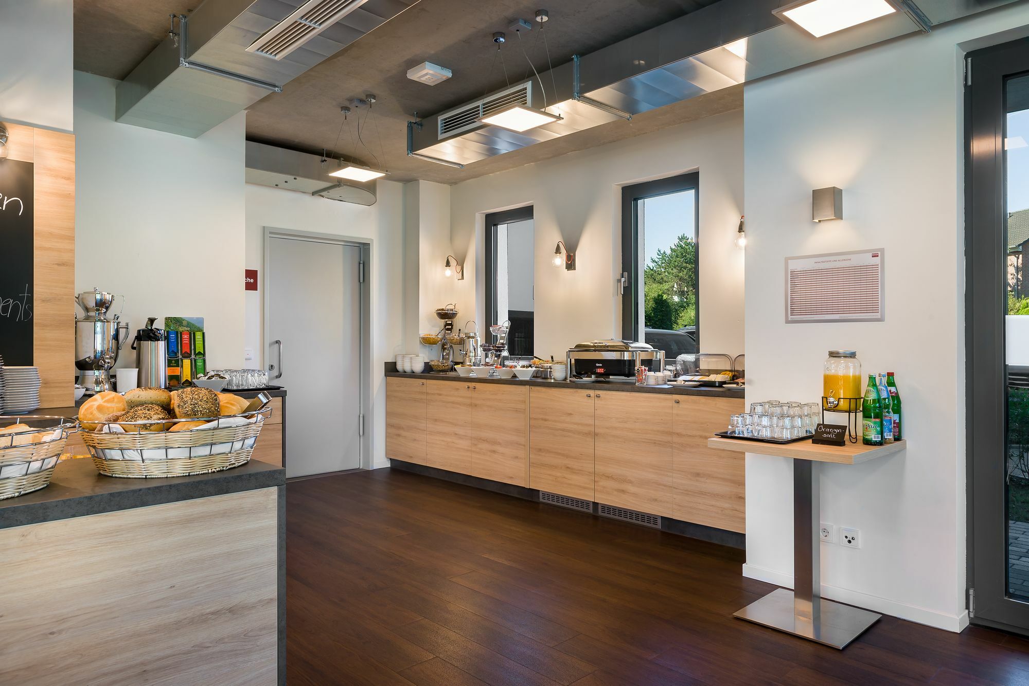 Aparthotel Signature East 3*