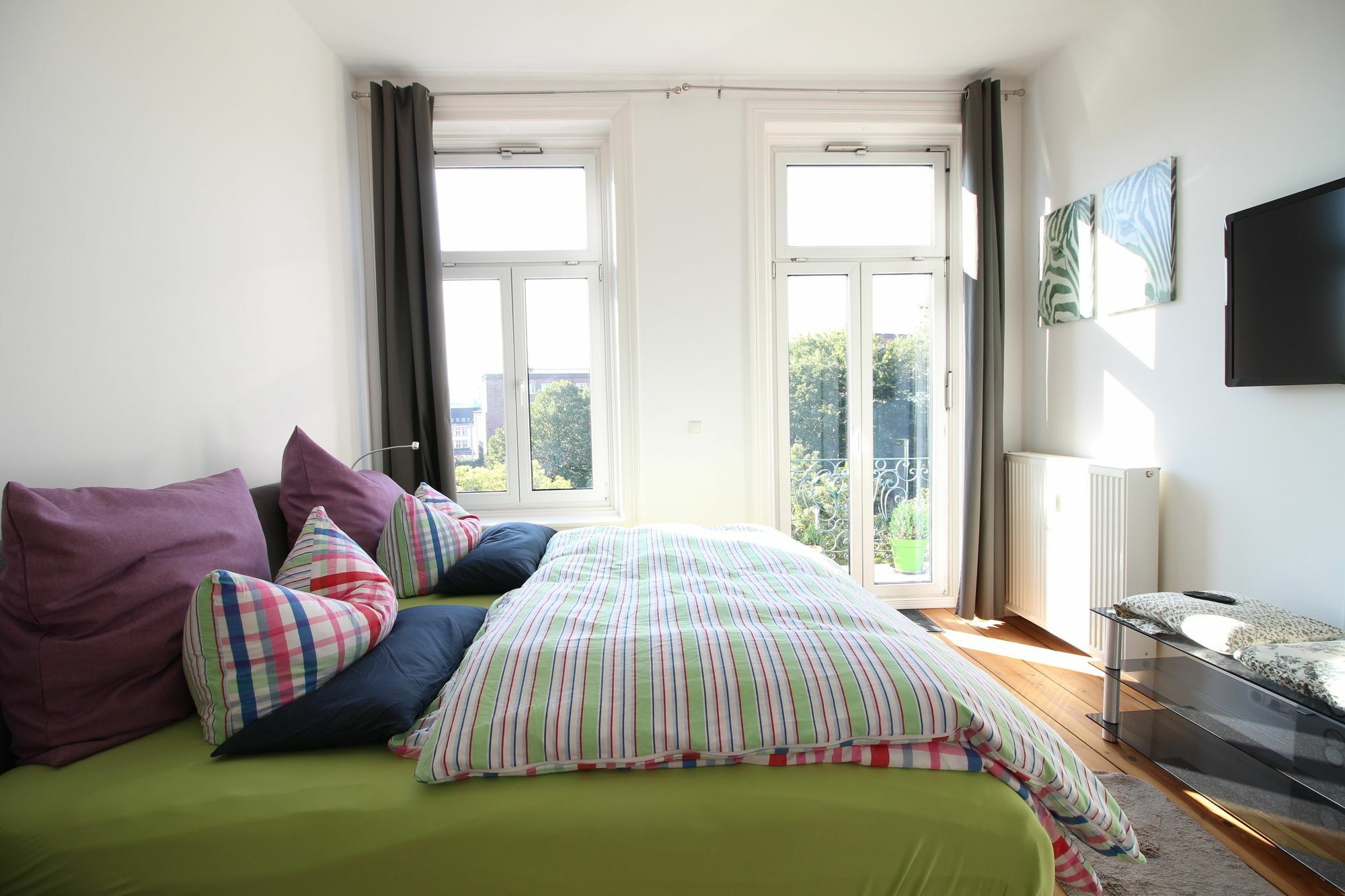 Exclusive Station Apartment