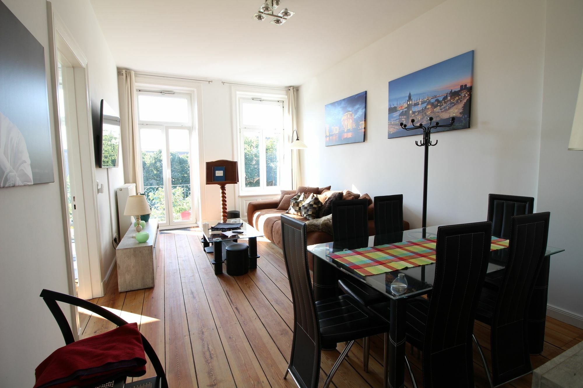 Exclusive Station Apartment