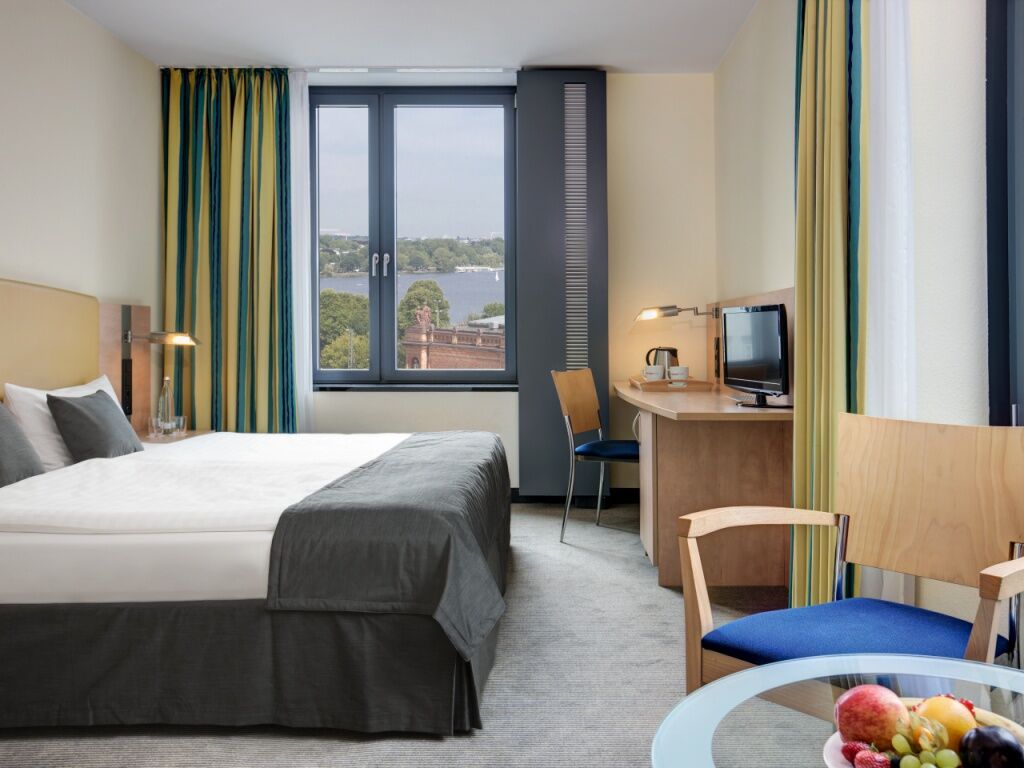 Intercityhotel Hauptbahnhof Hotel 4*