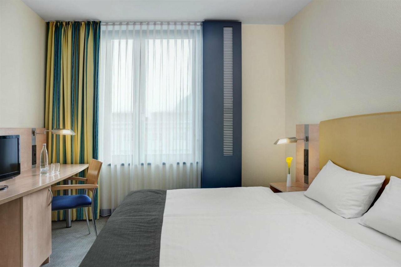 Intercityhotel Hauptbahnhof 4*