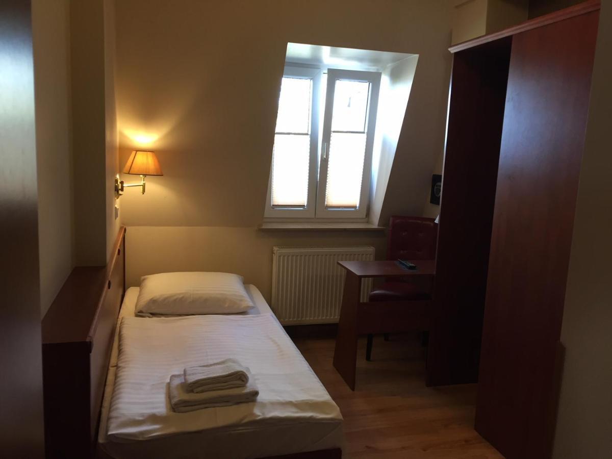 Hotel Altona 2*