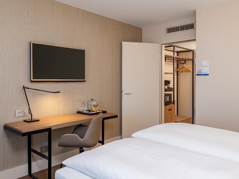 Nh Altona Hotel 4*